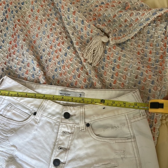 Abercrombie & Fitch white jean shorts - Picture 4 of 6